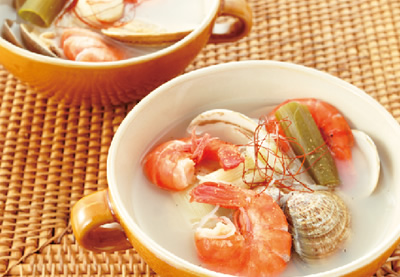 魚介のタイ風スープ仕立て