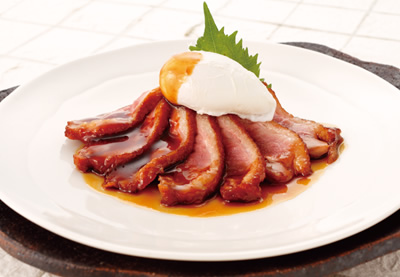 合鴨ロースとポーチドエッグのみかんソース